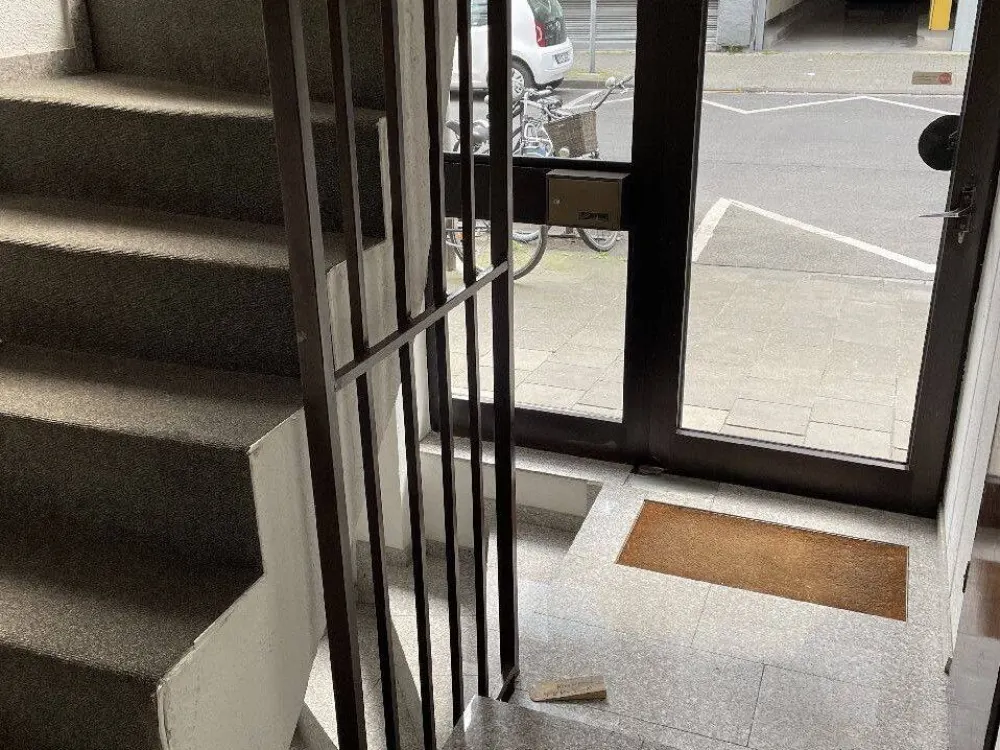 Düsseldorf-Unterbilk! Apartment! Ruhig mit Balkon und Lift und Einbauküche!