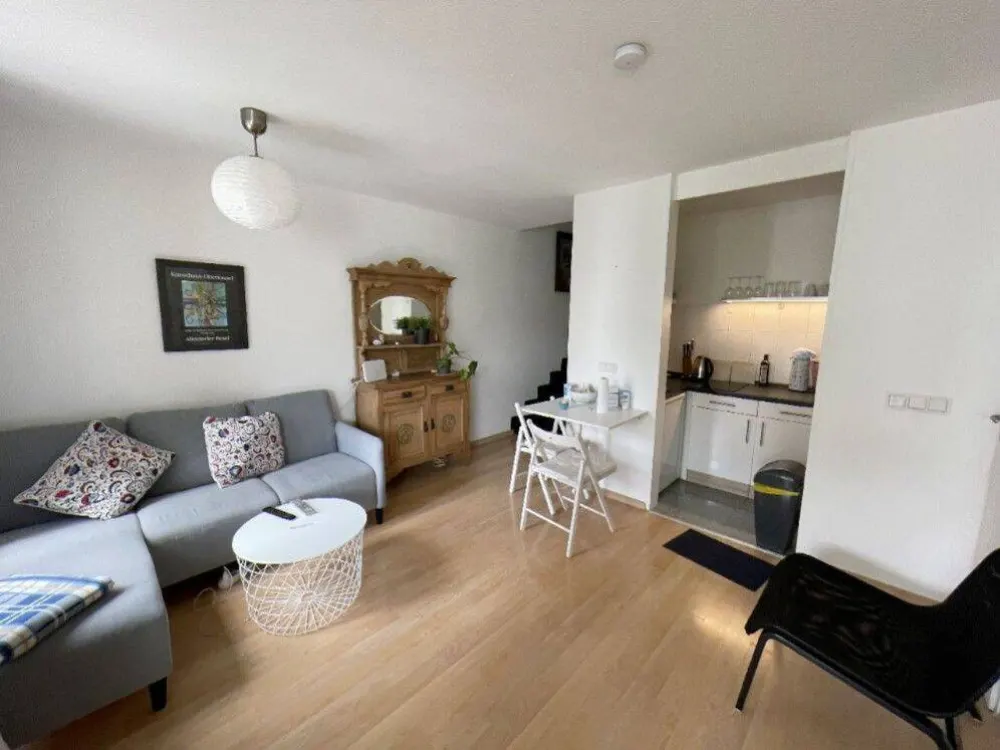 Düsseldorf-Unterbilk! Apartment! Ruhig mit Balkon und Lift und Einbauküche!