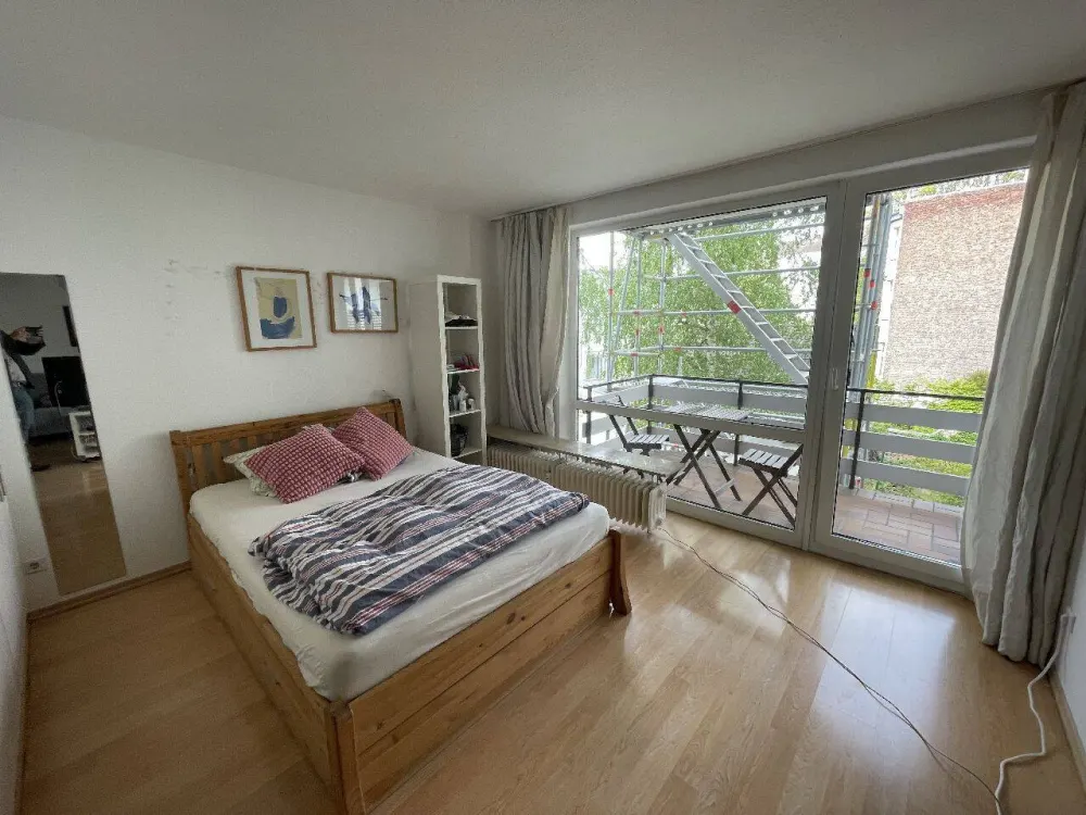 Düsseldorf-Unterbilk! Apartment! Ruhig mit Balkon und Lift und Einbauküche!