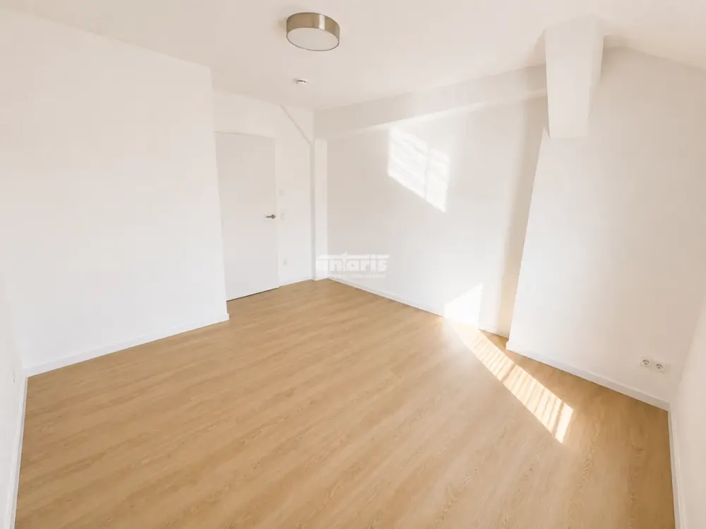 antaris Immobilien GmbH ** Altstadtflair trifft Wohnkomfort, 4 Räume im Herzen Erfurts! **