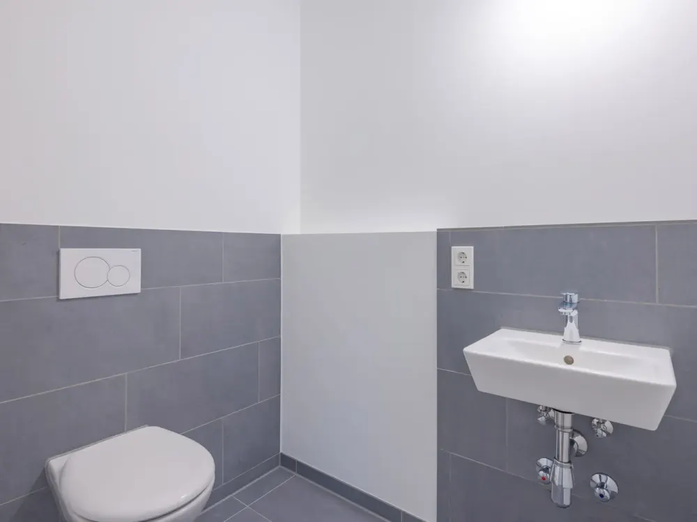 4-room apartment (Type 13) with balcony, two bathrooms and private cellar | available immediately