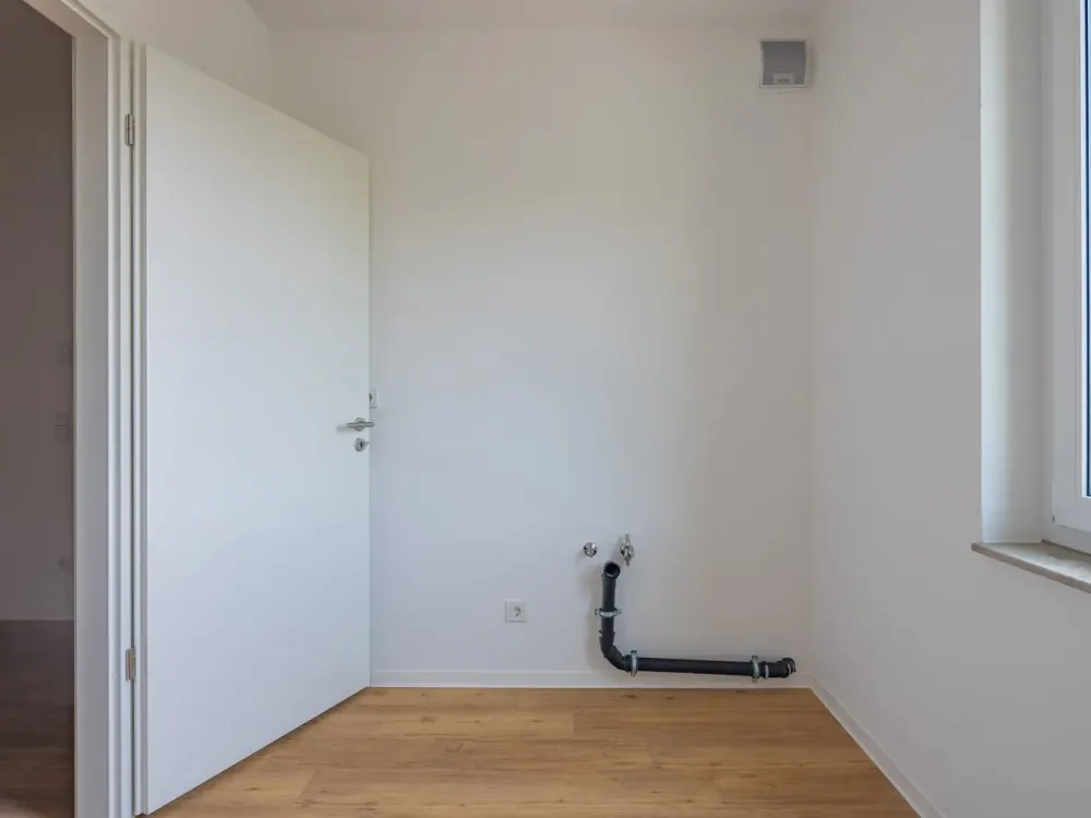 4-room apartment (Type 13) with balcony, two bathrooms and private cellar | available immediately