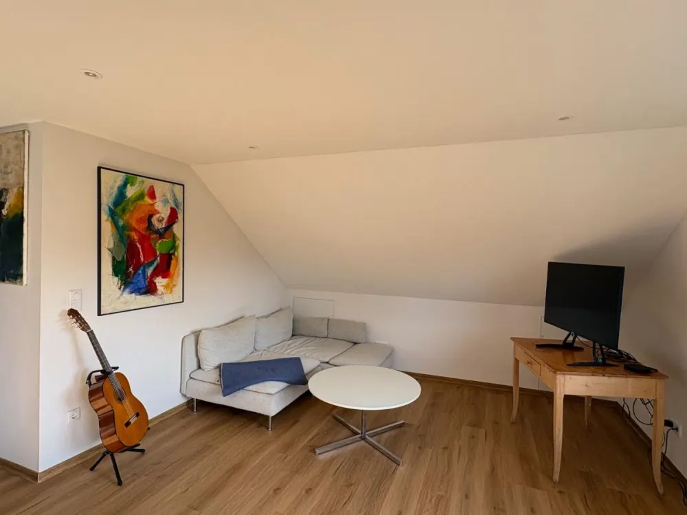 Attic Apartment in Central Location in Pb. - Near University
