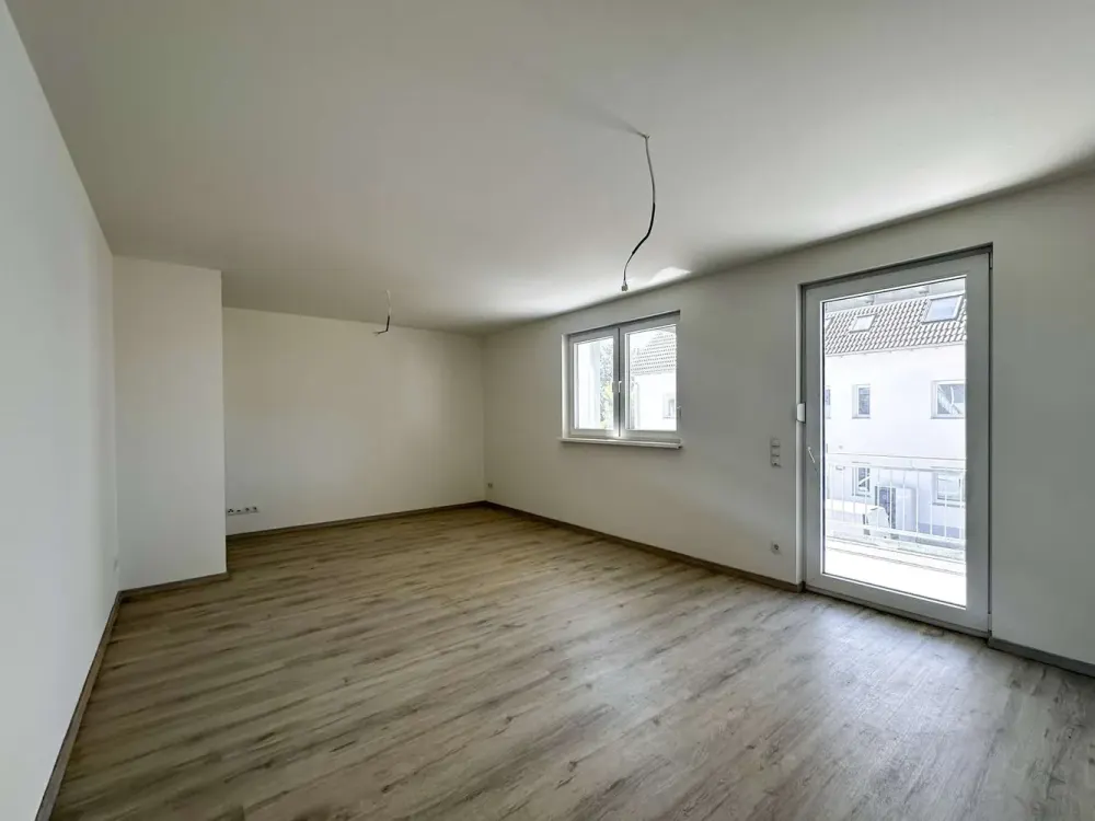 Hochwertige 3-Raum-Wohnung im Erdgeschoss mit Garten | Fußbodenheizung | Tageslichtbad