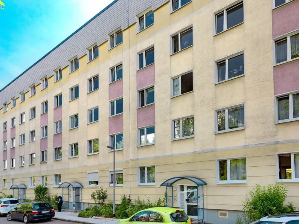 Gladly come home. Affordable 3-room apartment with balcony!