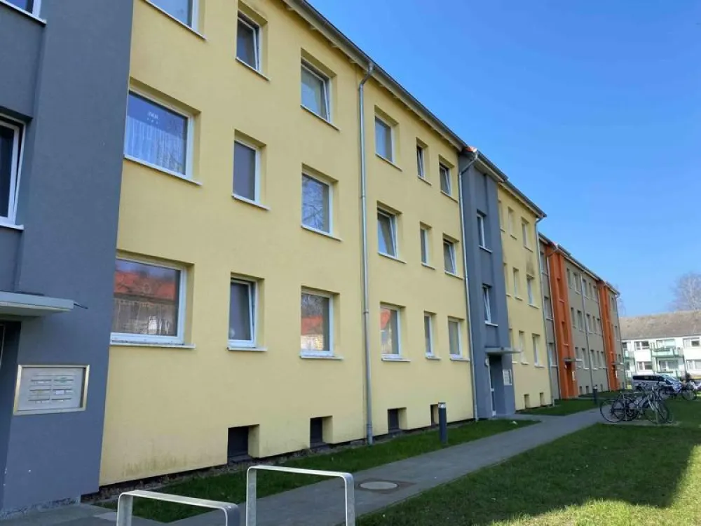 Renovated 3-Room Apartment with Balcony