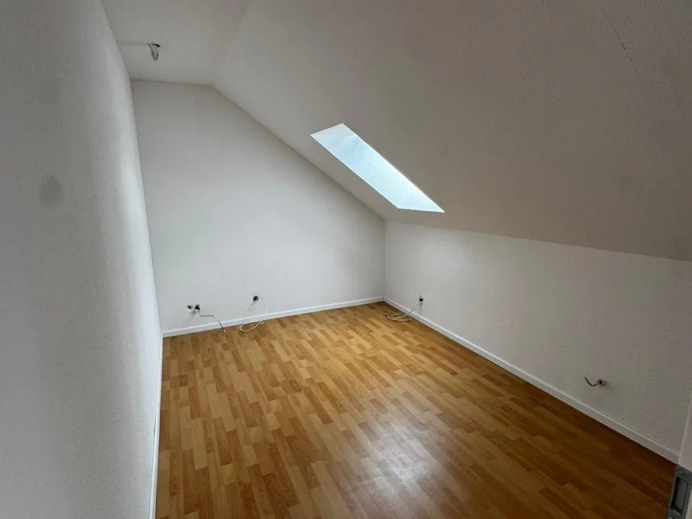 53m² Dachgeschoss WHG - 2,5 Zimer Küche Bad - saniert zu sofort
