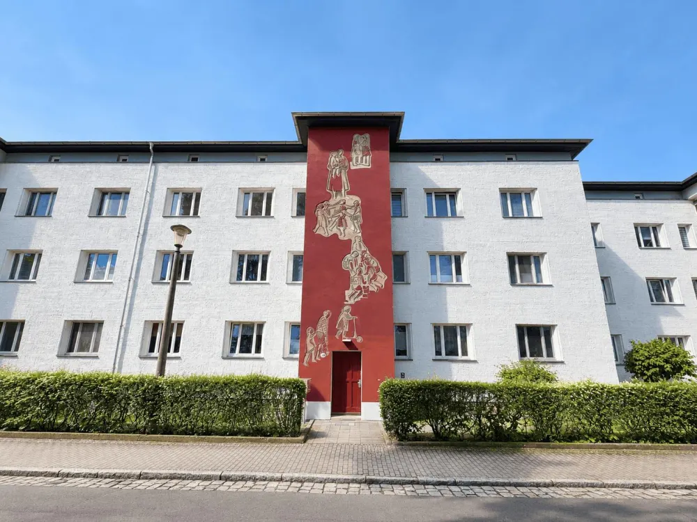 Furnished 2-Room Apartment in Dresden-Reick with Balcony