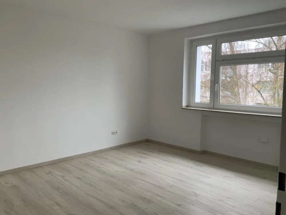 Come, see, rent..3-room apartment available in Methler, with laminate and new bathroom