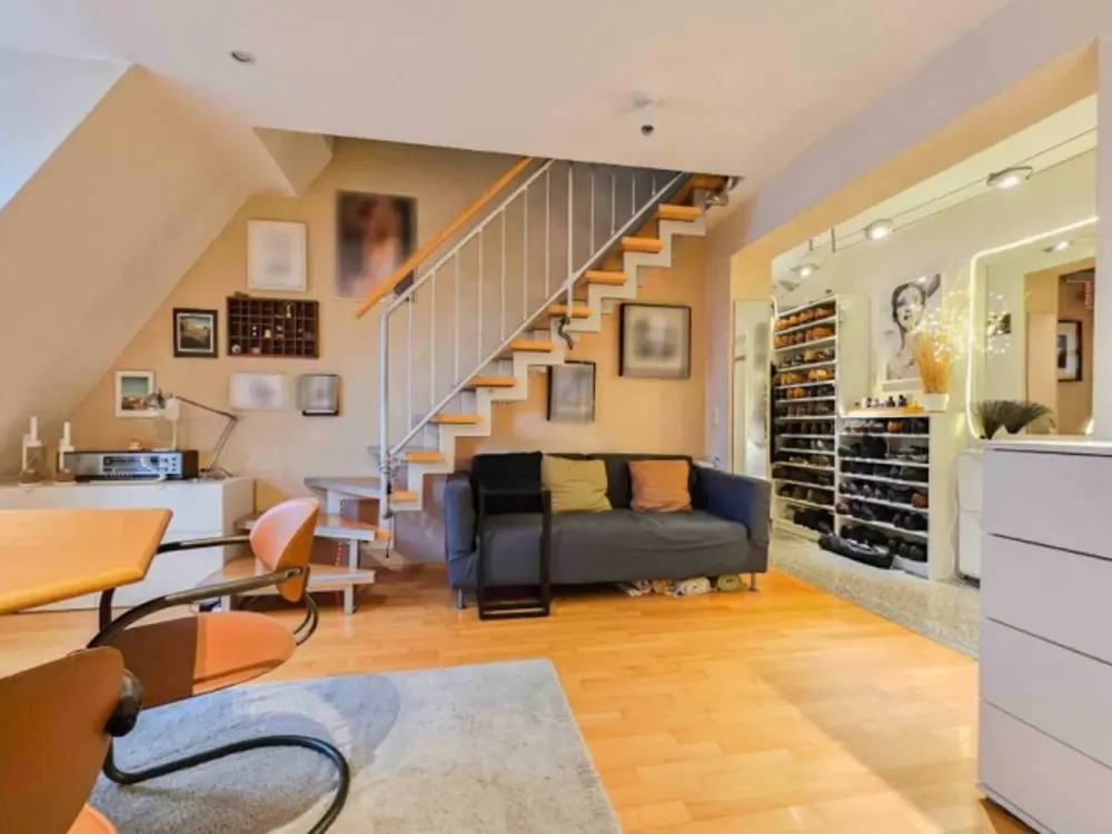 Stylish Maisonette in Bornheim: 3 Rooms, Fitted Kitchen