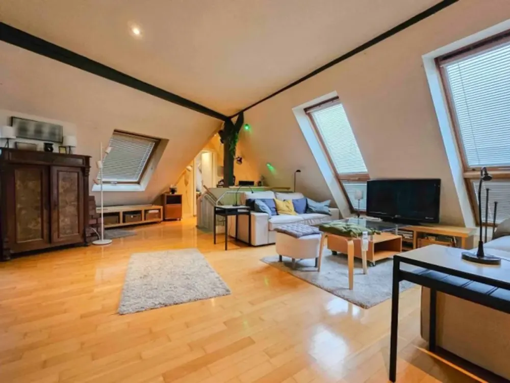 Stylish Maisonette in Bornheim: 3 Rooms, Fitted Kitchen