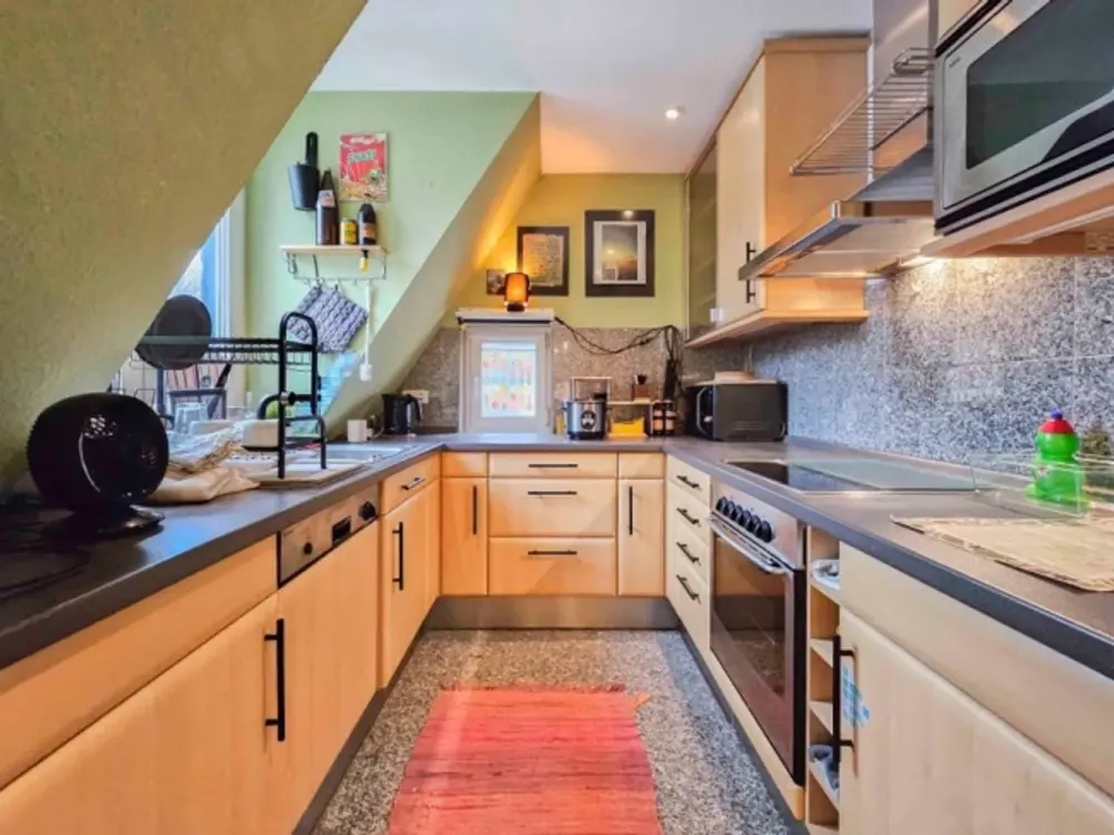 Stylish Maisonette in Bornheim: 3 Rooms, Fitted Kitchen