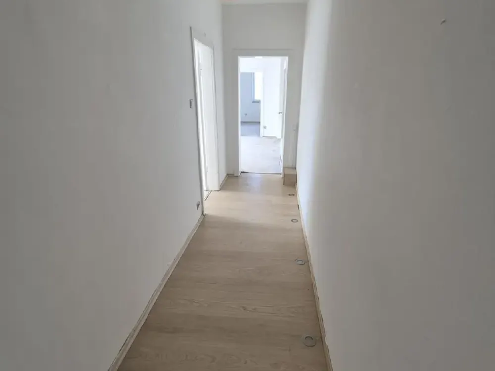 Living with Character: 2-Room Apartment in Leverkusen-Wiesdorf