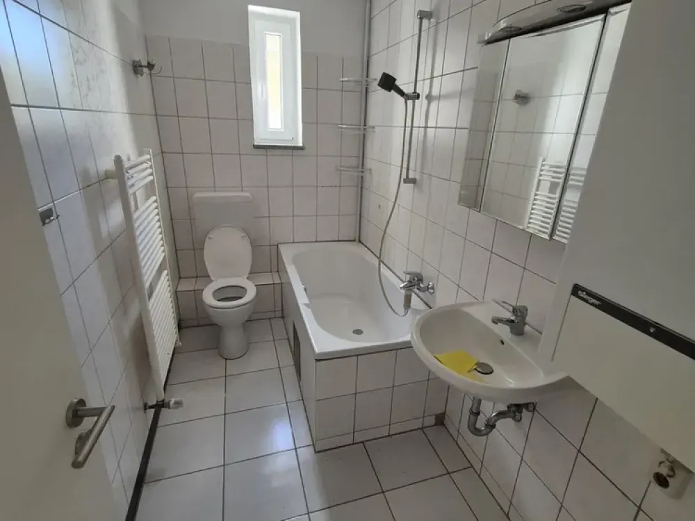 Living with Character: 2-Room Apartment in Leverkusen-Wiesdorf