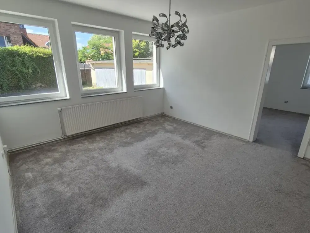 Living with Character: 2-Room Apartment in Leverkusen-Wiesdorf