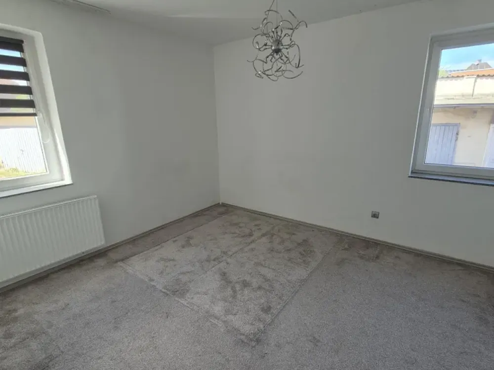 Living with Character: 2-Room Apartment in Leverkusen-Wiesdorf