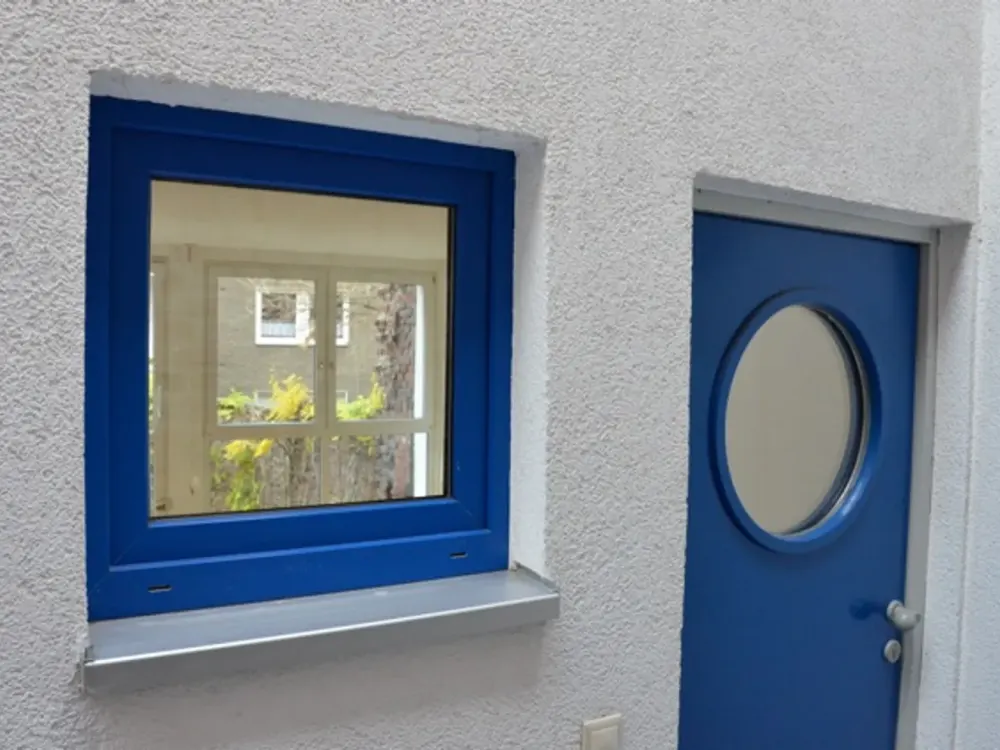 Small stylish building complex in the backyard, central, renovated, balcony