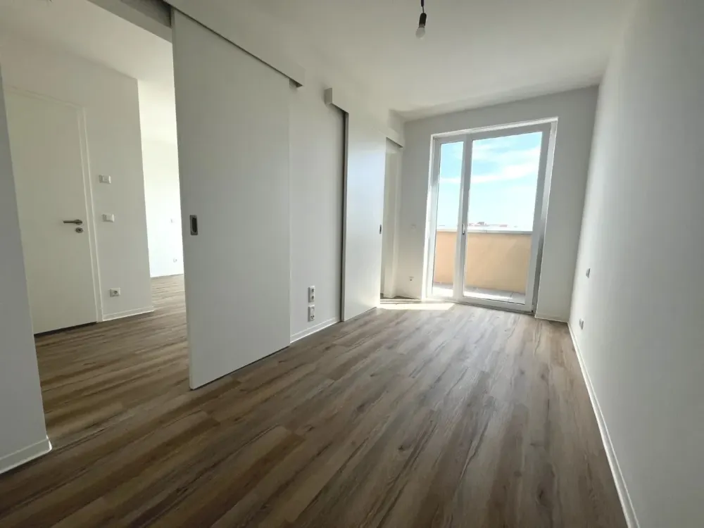 Bright 2-Room New-Build Apartment with Spacious Roof Terrace in the Center | Optional Fitted Kitchen