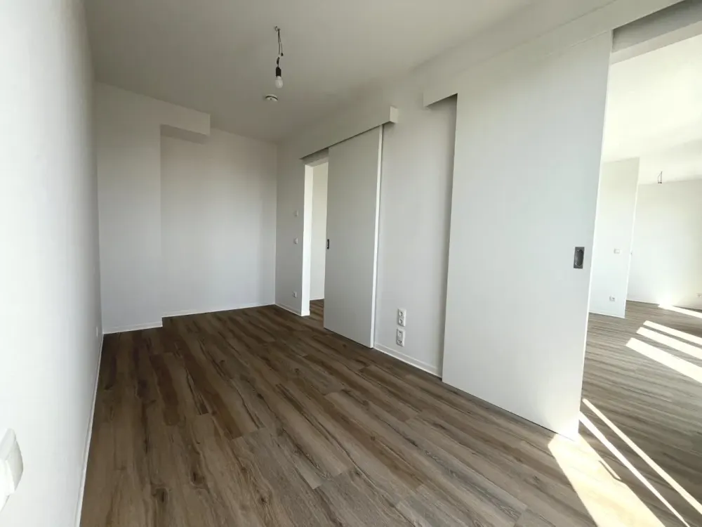 Bright 2-Room New-Build Apartment with Spacious Roof Terrace in the Center | Optional Fitted Kitchen