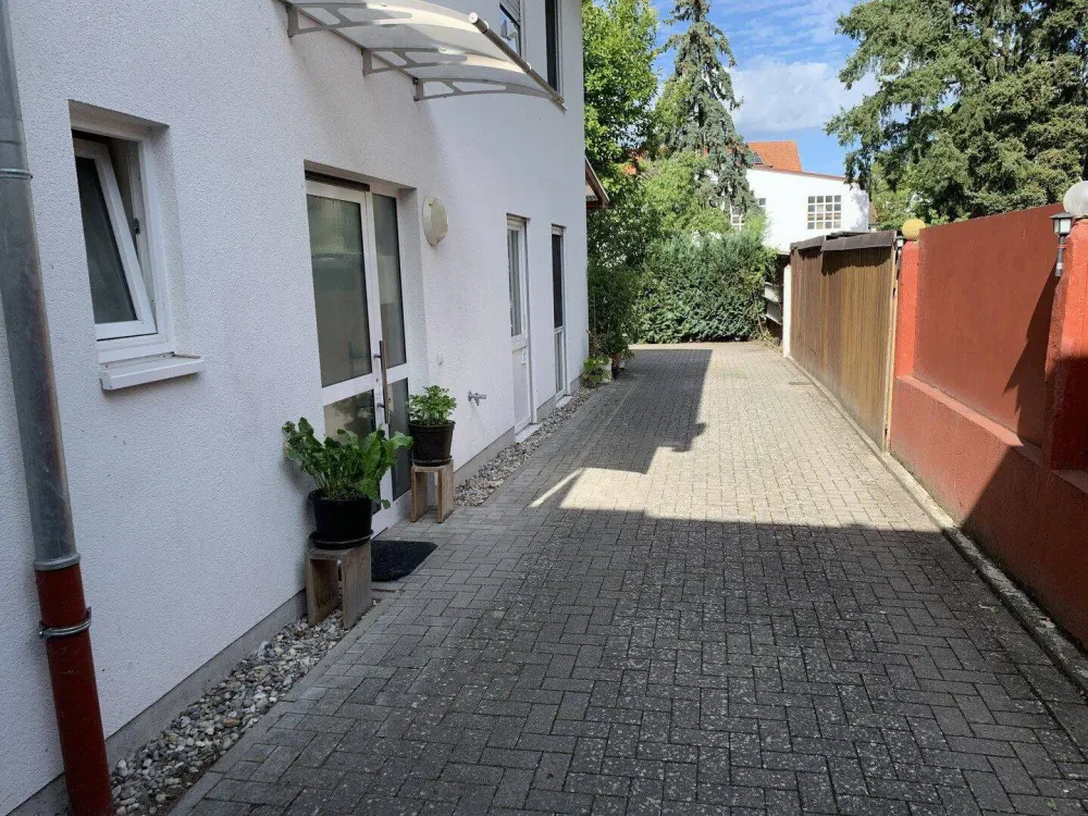 Spacious 2-Room Apartment, Quietly Located