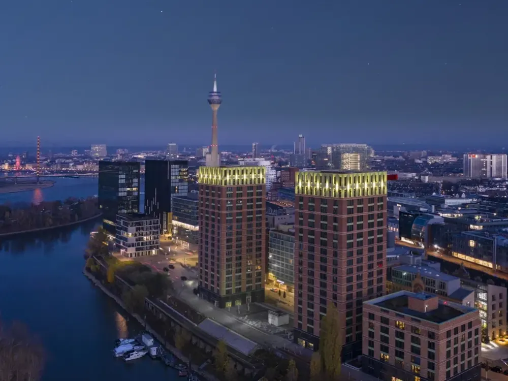 WIN WIN - Furnished 3-Room Apartment in Direct Waterfront Location in Medienhafen!