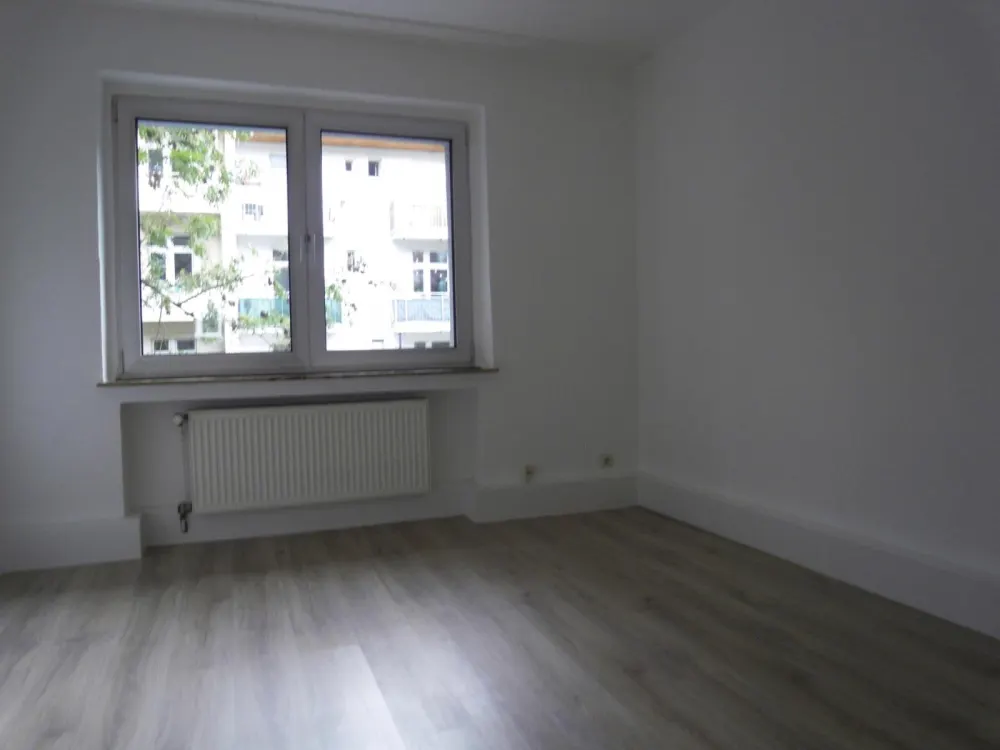 3-room ground floor apartment freshly renovated! :-)