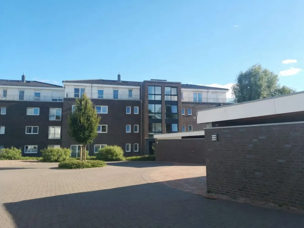 Sunny, Like-New Penthouse in Prime Location of Ritterhude