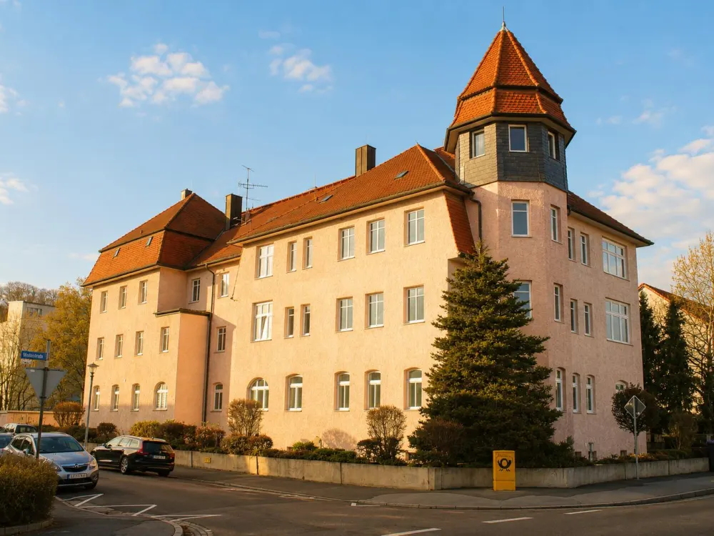 2.5-Room Apartment Centrally Located in Heidenau, Newly Renovated, Beautiful Living Atmosphere and Lots of Comfort