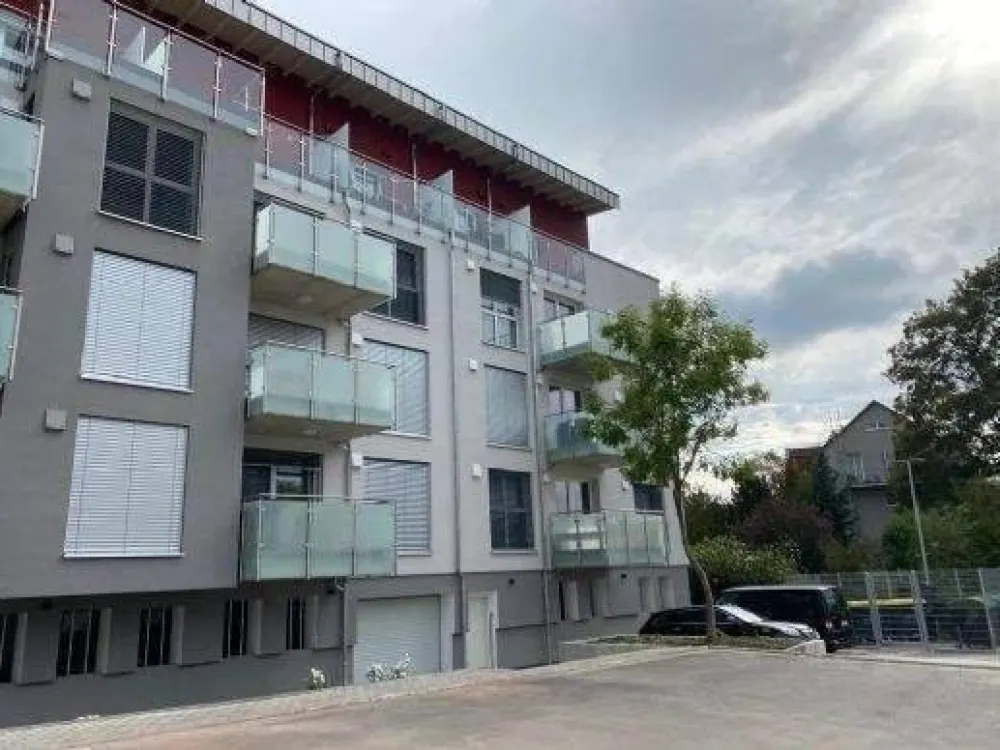 3-room apartment with kitchen and bathroom, top features, KfW Efficiency House 40 Plus, near university and clinic