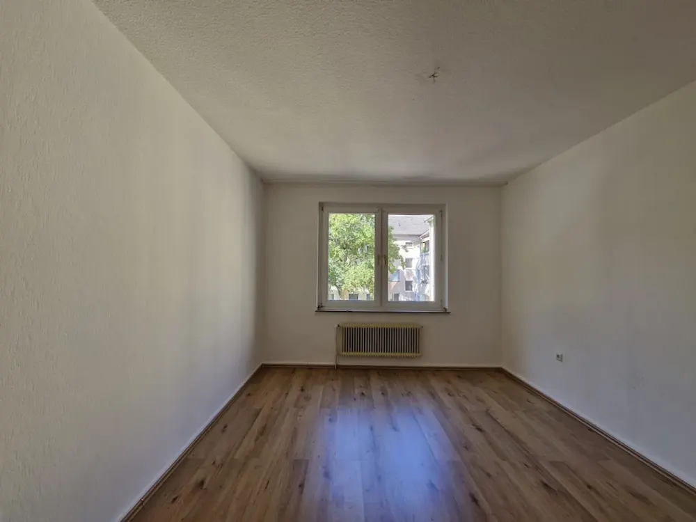 Bright & inviting: well-maintained 2-room apartment in the city centre!