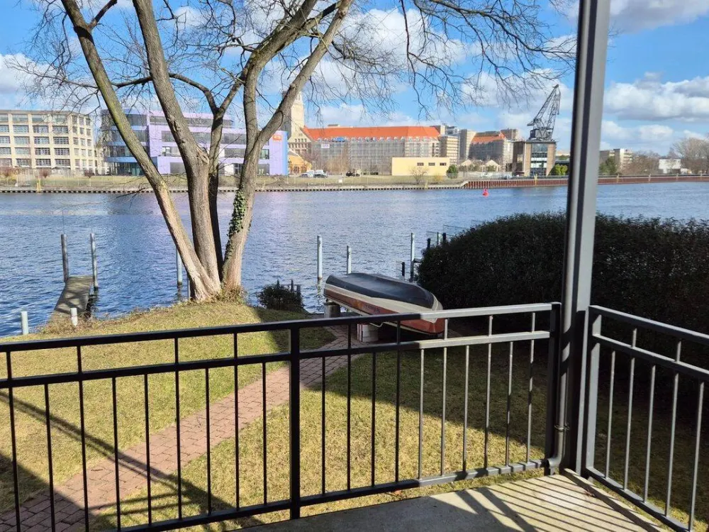 Completely Renovated Old Building Apartment with Spree View and Boat Dock by the Garden