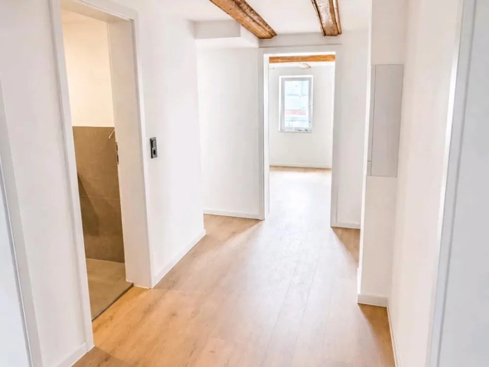 Beautiful Fully Renovated 5-Room Apartment