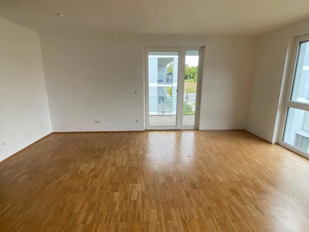 3-Room Apartment with Fitted Kitchen and Balcony in Second Occupancy