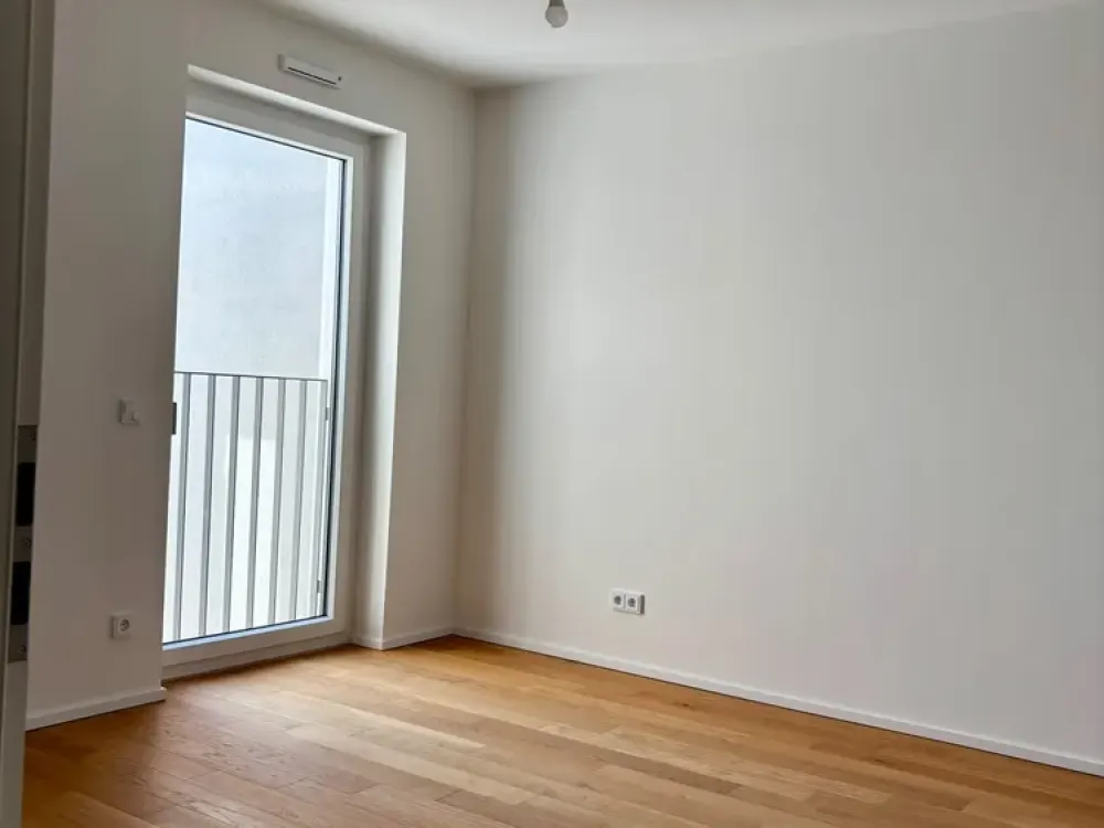 Bright 2-Room New-Build Apartment with Fitted Kitchen & Balcony in Prime Location D-Heerdt