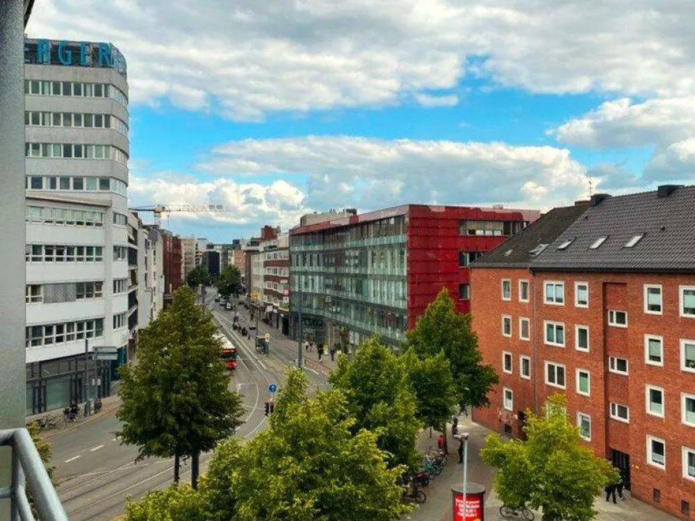 Shared Room with Balcony in the City Center (3-Room Apartment, 3-Person Shared Flat) !!!