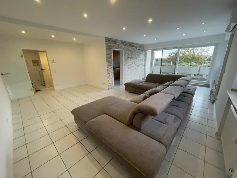 Attractive 3-Room Apartment with Balcony Facing South-West Including Air Conditioning in Willich