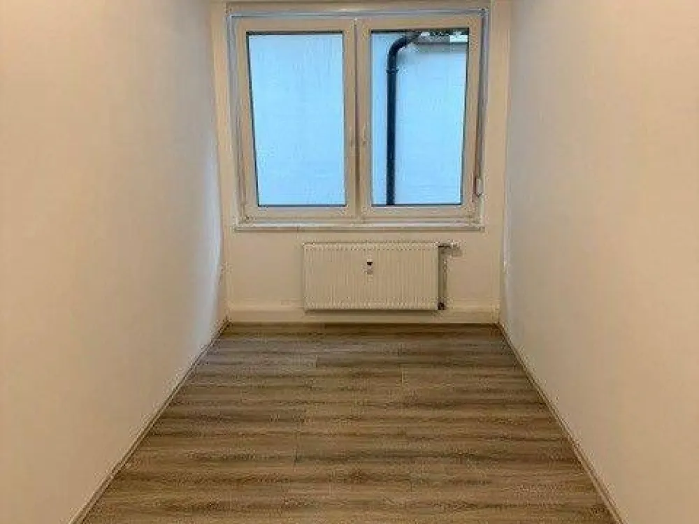 90 m² on the ground floor looking for new tenants!!!