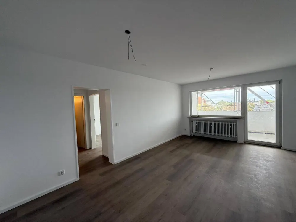 Charming, Light-Flooded 2-Room Apartment with Cathedral View