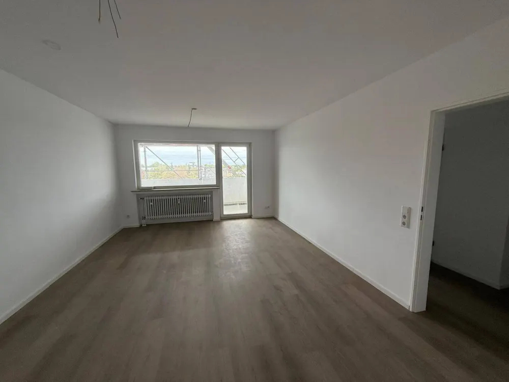 Charming, Light-Flooded 2-Room Apartment with Cathedral View