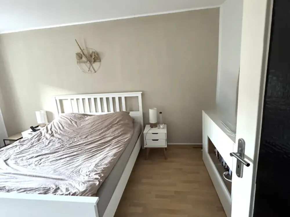 3-Room Apartment with Balcony and Fitted Kitchen in Hannover