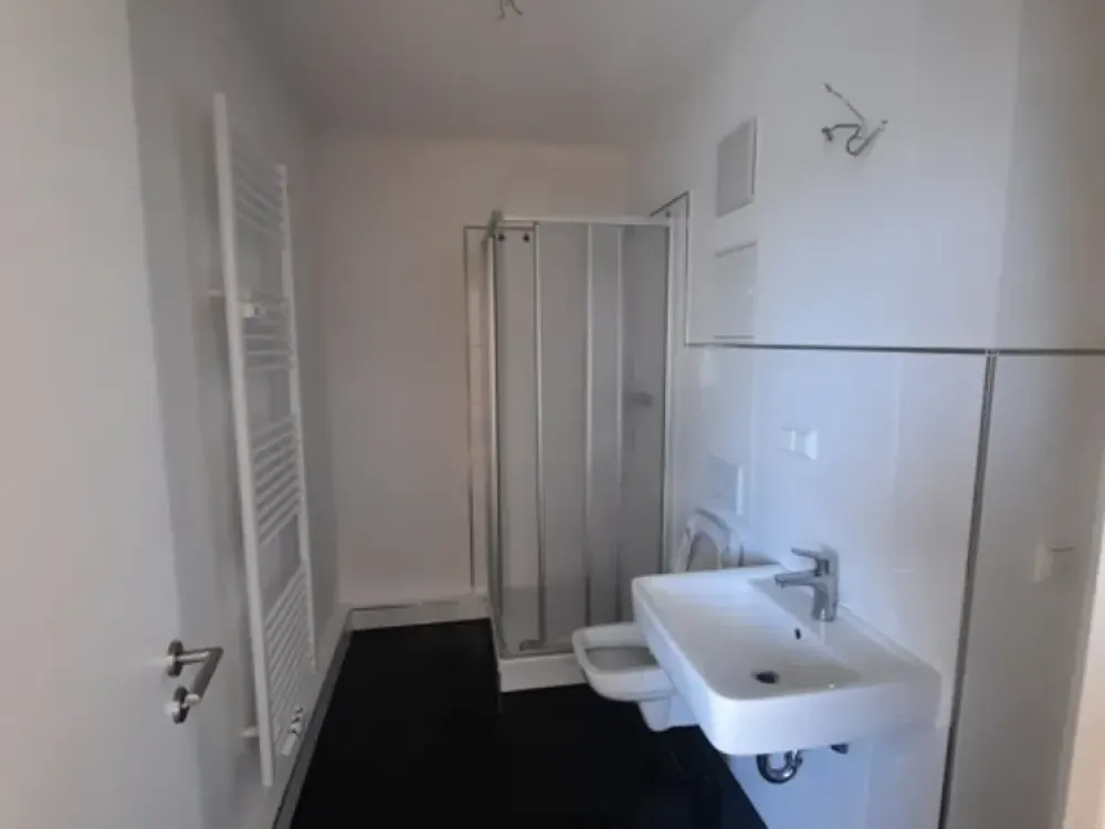 Attractive 2-Room Attic Apartment with Cozy Balcony and Modern Bathroom in Erfurt/Löbervorstadt