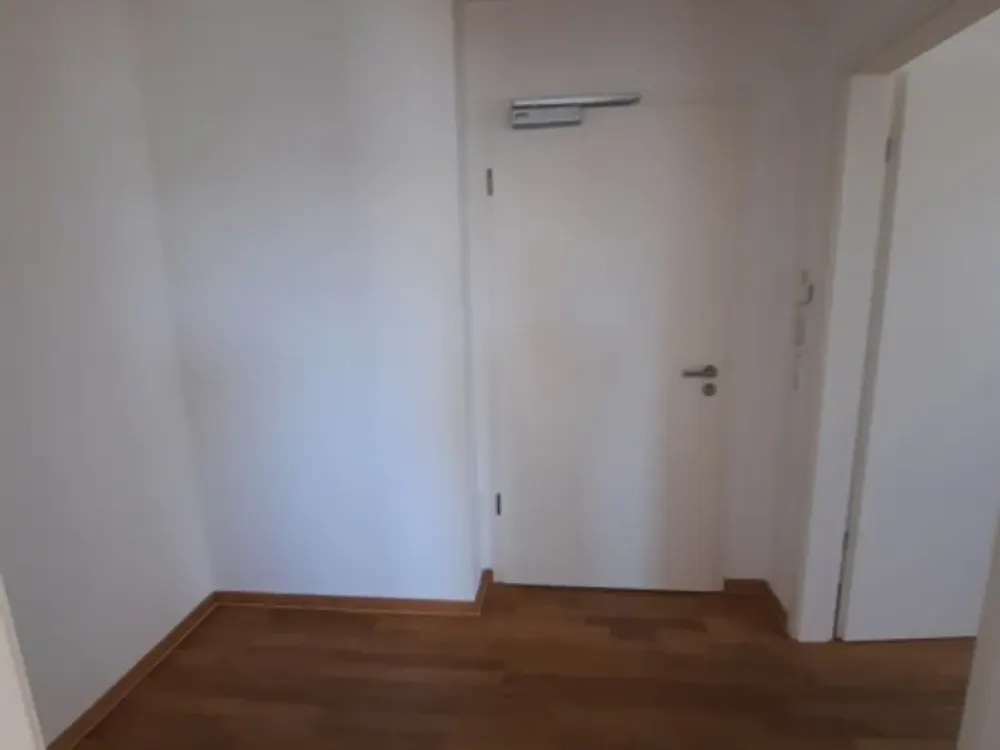 Attractive 2-Room Attic Apartment with Cozy Balcony and Modern Bathroom in Erfurt/Löbervorstadt