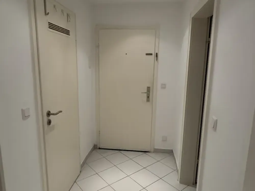 Compact Living: 1.5-Room Apartment in Düsseldorf-Oberbilk