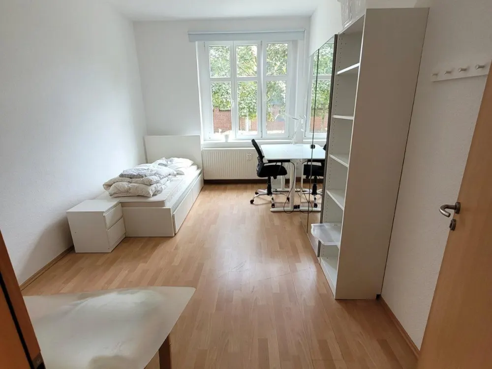 Fully furnished 15 m² shared apartment room with communal garden in Berlin