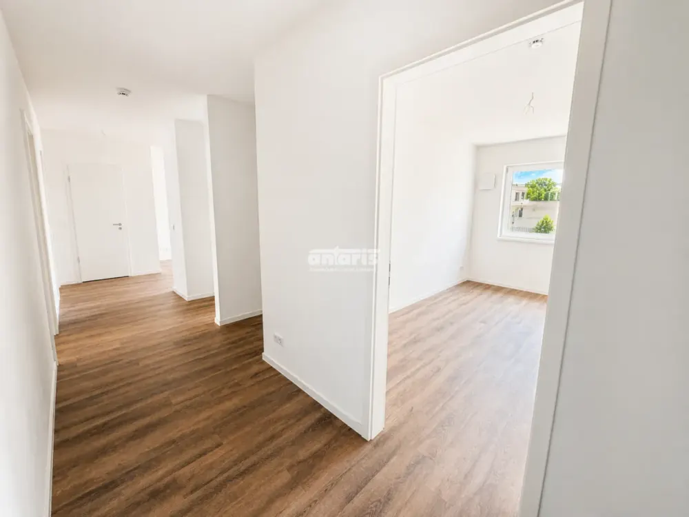 antaris Immobilien GmbH ** A Home to Fall in Love With - 3-Room Apartment with Terrace**