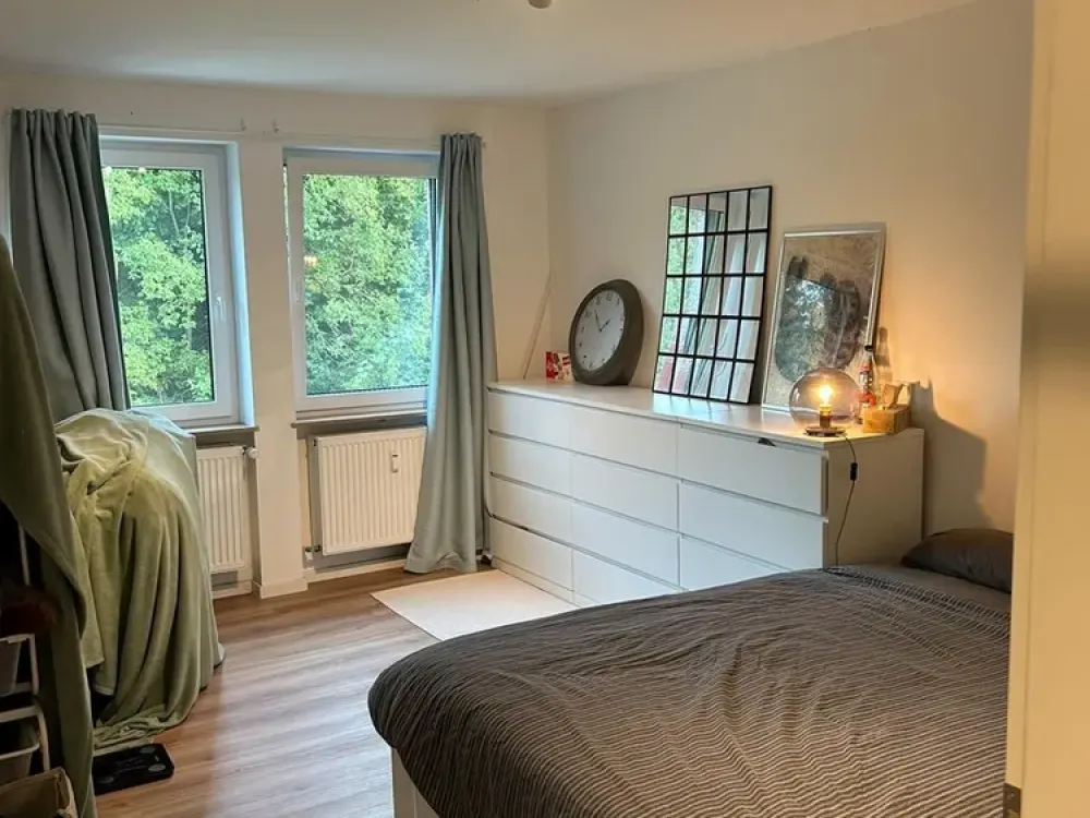 Top Renovated 2-Room Apartment in Gersweiler with Built-in Kitchen