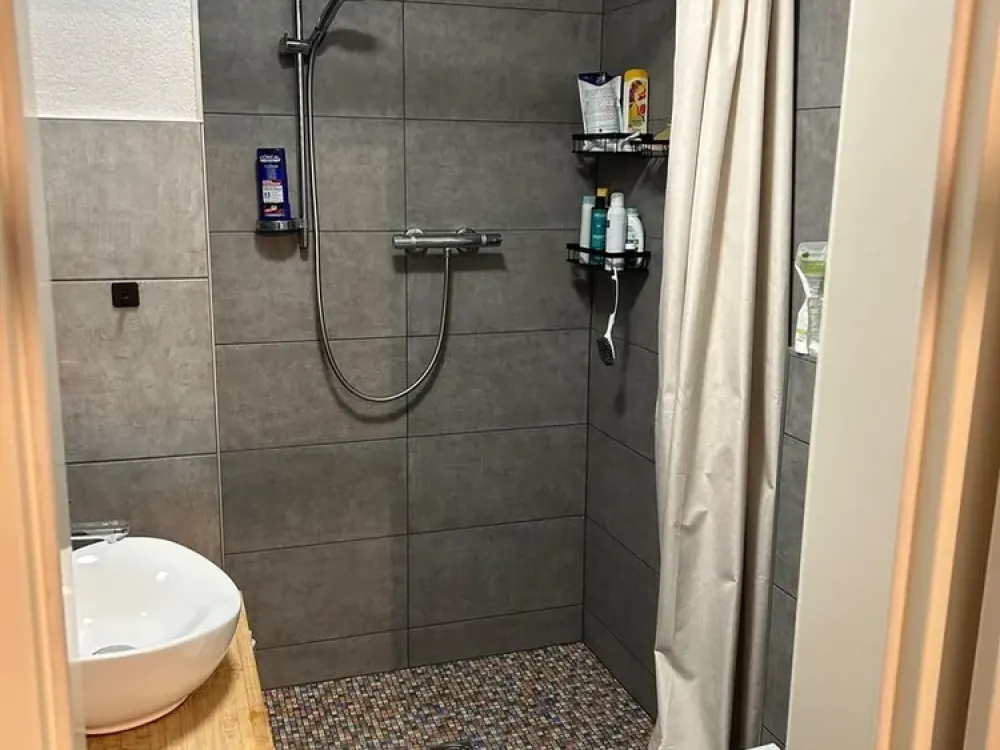 Top Renovated 2-Room Apartment in Gersweiler with Built-in Kitchen