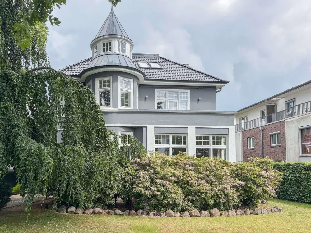 Großzügige und helle Altbauwohnung in Oldenfelde