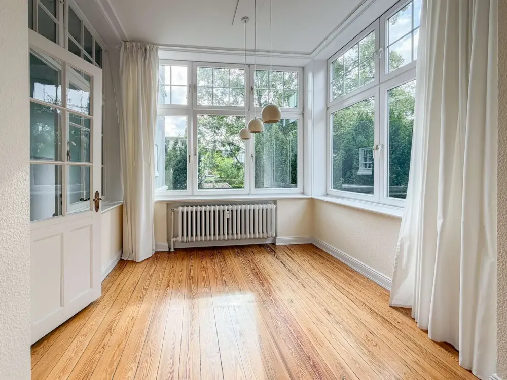 Großzügige und helle Altbauwohnung in Oldenfelde