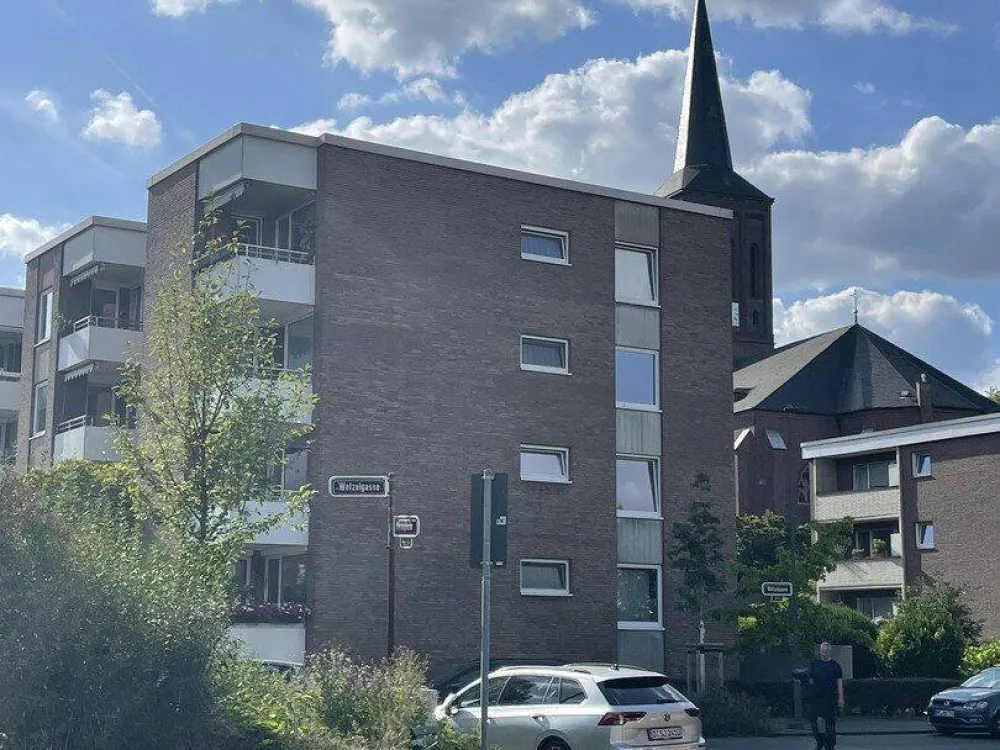 Prime Location in Heerdt - Top Apartment - Very Well Laid Out 4-Room Apartment - New Kitchen